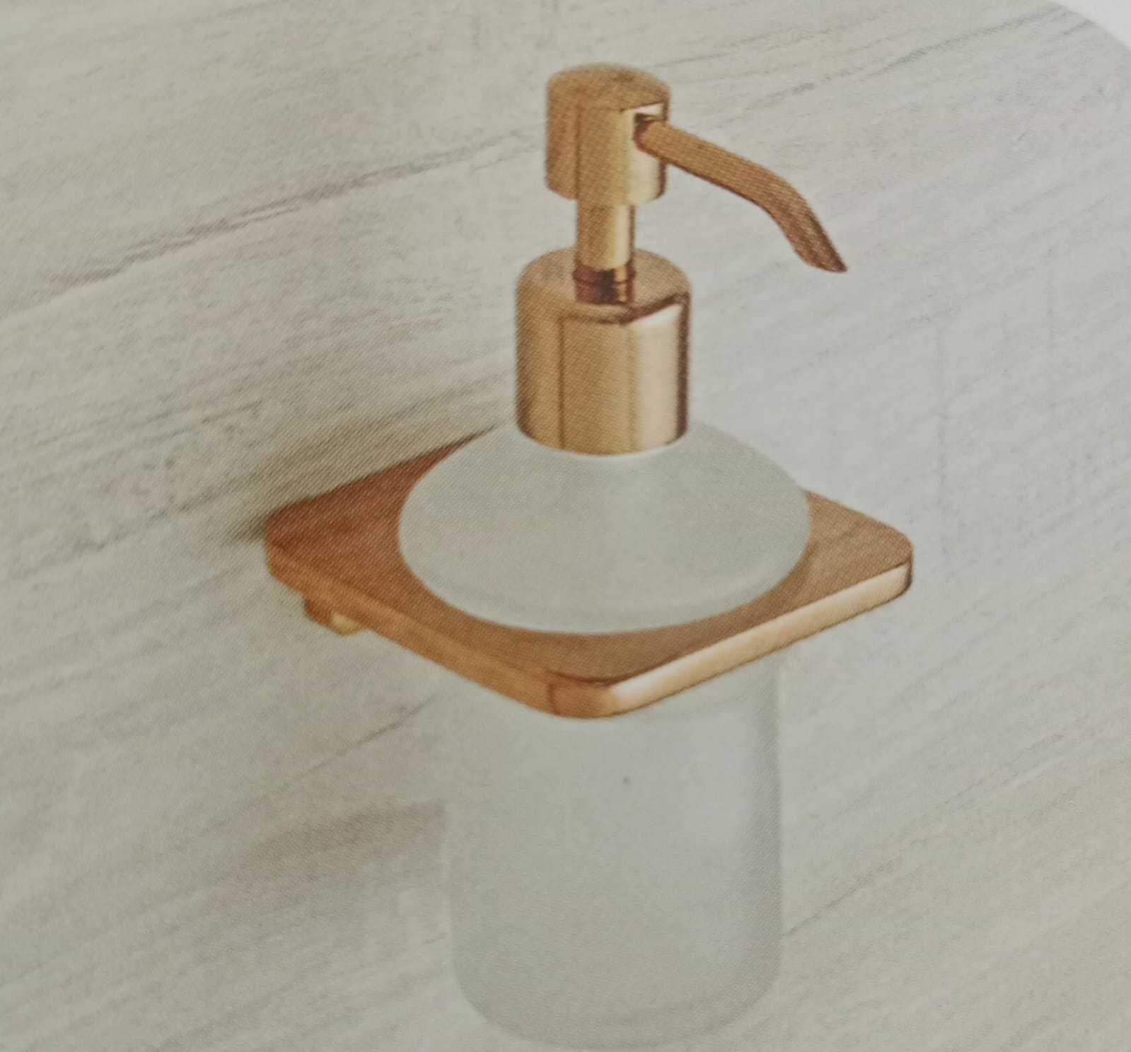 DECOR AVON LIQUID SOAP DISPENSER AV0007